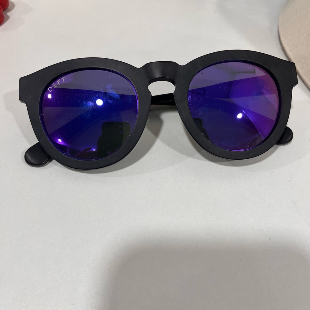 Diff Eyewear Black Sunglasses with Purple Lenses